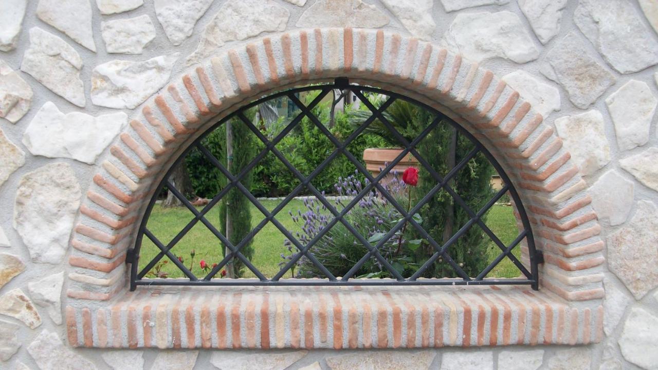 Bed and Breakfast Il Giardino Degli Ulivi Каннето Экстерьер фото